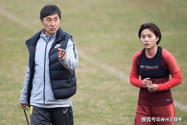 多库陪产完回归国家队，比利时晒视频：他送出了人生最重要的助攻